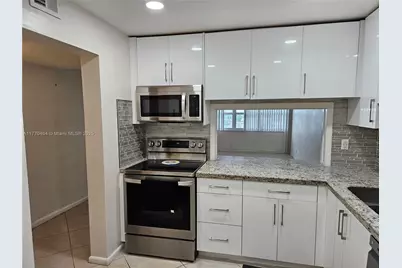 330 SE 2nd St #504G, Hallandale Beach, FL 33009 - Photo 2