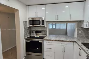 330 SE 2nd St, Hallandale Beach, FL 33009 - Photo 2