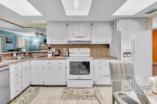 5404 Bayberry Ln, Tamarac, FL 33319 - Photo 8