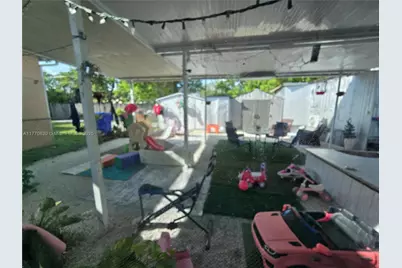 1011 NW 64th St, Miami, FL 33150 - Photo 30
