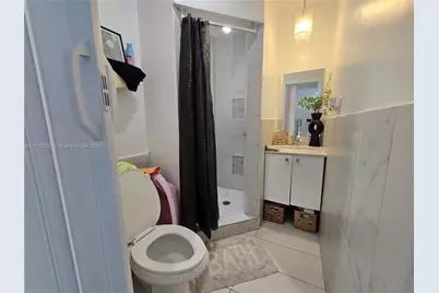 1011 NW 64th St, Miami, FL 33150 - Photo 22