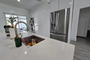 1011 NW 64th St, Miami, FL 33150 - Photo 8