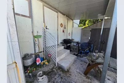 1011 NW 64th St, Miami, FL 33150 - Photo 42