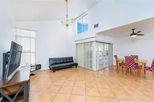 1007 NW 106th Ave Cir, Miami, FL 33172 - Photo 4