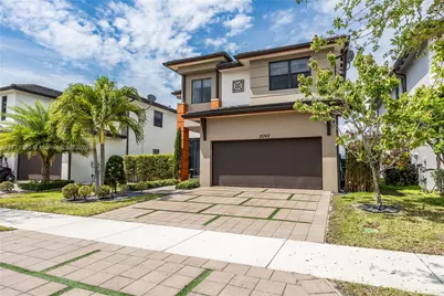 15742 NW 88th Ave, Miami Lakes, FL 33018 - Photo 2