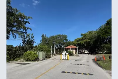 6101 N Falls Circle Dr #312, Lauderhill, FL 33319 - Photo 1