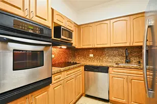 7441 Wayne Ave, Miami Beach, FL 33141 - Photo 12