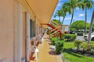 1012 SW 11th St, Hallandale Beach, FL 33009 - Photo 20