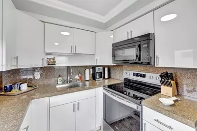 1012 SW 11th St #20N, Hallandale Beach, FL 33009 - Photo 1