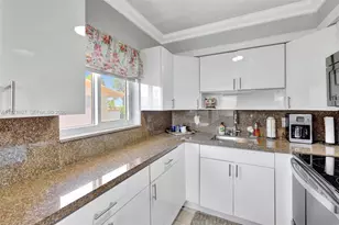 1012 SW 11th St, Hallandale Beach, FL 33009 - Photo 30