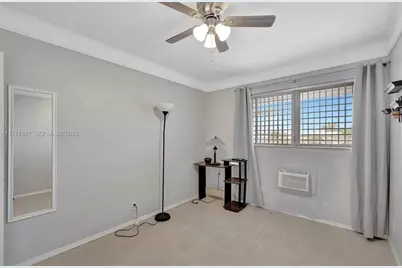 1012 SW 11th St #20N, Hallandale Beach, FL 33009 - Photo 12