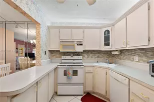 336 Pine Ridge Cir, Greenacres, FL 33463 - Photo 6