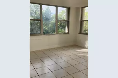 17890 W Dixie Hwy 318 Hwy #3, North Miami Beach, FL 33160 - Photo 12