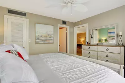 1050 Hillsboro Mile #403W, Hillsboro Beach, FL 33062 - Photo 12