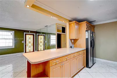 390 E 44th St, Hialeah, FL 33013 - Photo 8