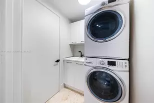 1331 Brickell Bay Dr, Miami, FL 33131 - Photo 48