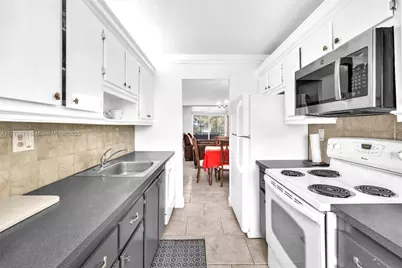 4898 NW 29th Court #201, Lauderdale Lakes, FL 33313 - Photo 8