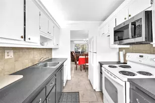 4898 NW 29th Ct, Lauderdale Lakes, FL 33313 - Photo 8