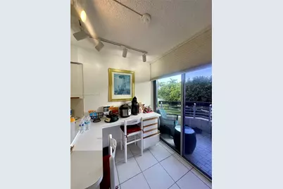 19101 NE 36th Ct #302, Aventura, FL 33180 - Photo 8