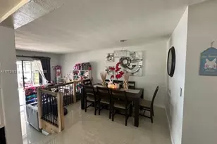8920 Palm Tree Ln, Pembroke Pines, FL 33024 - Photo 10