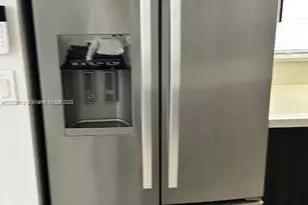 8920 Palm Tree Ln, Pembroke Pines, FL 33024 - Photo 4