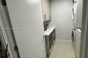 8920 Palm Tree Ln, Pembroke Pines, FL 33024 - Photo 30