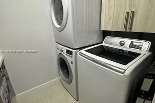 8920 Palm Tree Ln, Pembroke Pines, FL 33024 - Photo 28