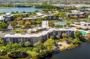 1100 Colony Point Cir, Pembroke Pines, FL 33026 - Photo 6