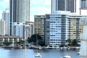 427 Golden Isles Dr, Hallandale Beach, FL 33009 - Photo 36