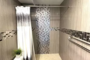 427 Golden Isles Dr, Hallandale Beach, FL 33009 - Photo 24