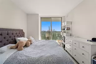 16385 Biscayne Blvd, North Miami Beach, FL 33160 - Photo 8