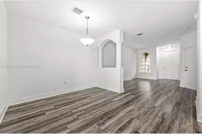 2556 SE 15th Ct, Homestead, FL 33035 - Photo 8