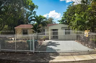 596 NW 109th St, Miami, FL 33168 - Photo 4