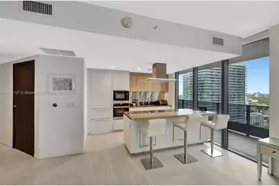 1000 Brickell Plz #2812, Miami, FL 33131 - Photo 12