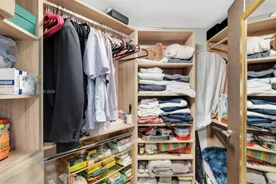 1000 Brickell Plz #2812, Miami, FL 33131 - Photo 20