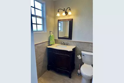 870 NW 14th Ct, Miami, FL 33125 - Photo 38