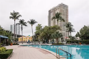 19390 Collins Ave, Sunny Isles Beach, FL 33160 - Photo 32