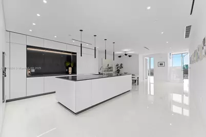 300 Biscayne Blvd Way #5002, Miami, FL 33131 - Photo 2