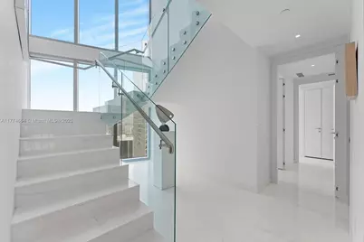 300 Biscayne Blvd Way #5002, Miami, FL 33131 - Photo 32