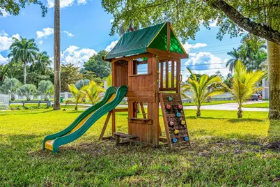 535 N Biscayne River Dr #1, Miami, FL 33169 - Photo 38