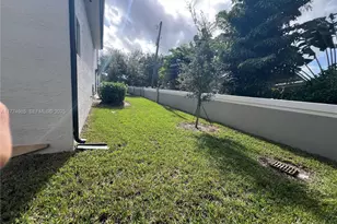 5725 W Ashwood, Hollywood, FL 33312 - Photo 42