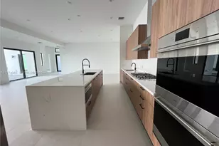 5725 W Ashwood, Hollywood, FL 33312 - Photo 10