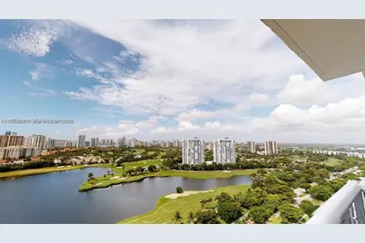 3625 N Country Club Dr #PH-4, Aventura, FL 33180 - Photo 10