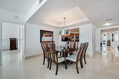 1331 Brickell Bay Dr #2605, Miami, FL 33131 - Photo 6