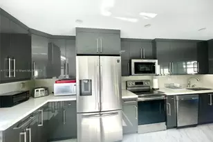 20401 NE 30th Ave, Aventura, FL 33180 - Photo 4