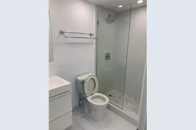 5445 Collins Ave #1520, Miami Beach, FL 33140 - Photo 14