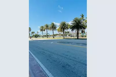 5445 Collins Ave #1520, Miami Beach, FL 33140 - Photo 18