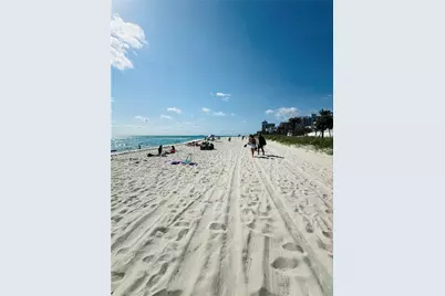 5445 Collins Ave #1520, Miami Beach, FL 33140 - Photo 4