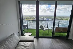 121 NE 34th St, Miami, FL 33137 - Photo 12