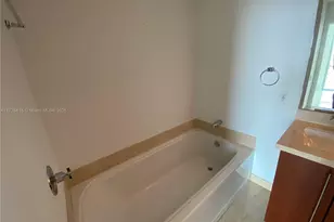 79 SW 12th St, Miami, FL 33130 - Photo 4